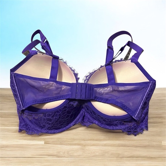 Victoria's Secret Bombshell Push-Up Bling Lace Bra Rhinestone Shine Straps NWOT - Picture 2 of 3